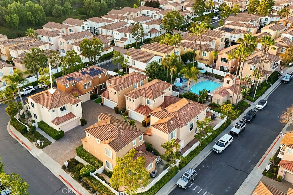 199 Las Flores, Aliso Viejo, California 92656 home-pic-2