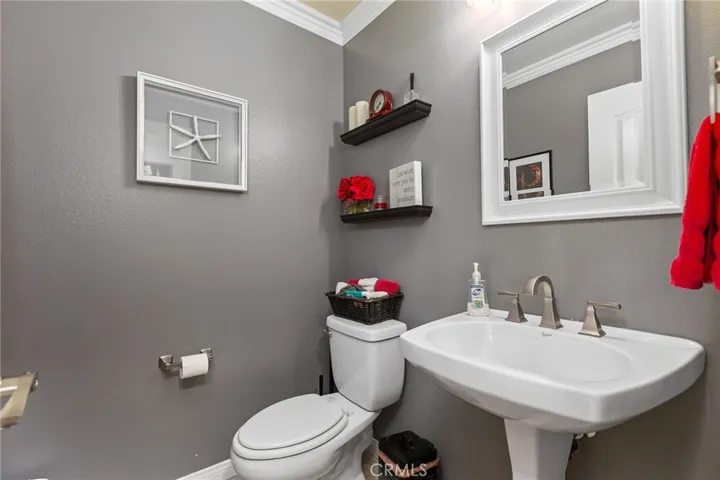 610 Ridgemont Circle, Escondido, California 92027