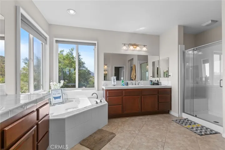 610 Ridgemont Circle, Escondido, California 92027