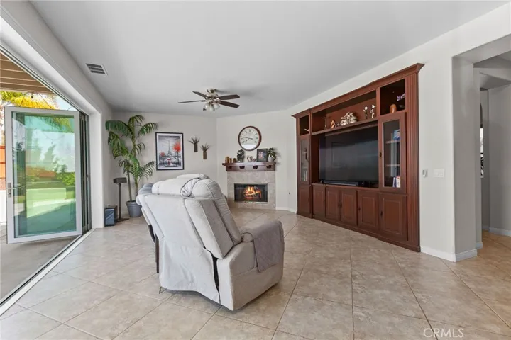 610 Ridgemont Circle, Escondido, California 92027