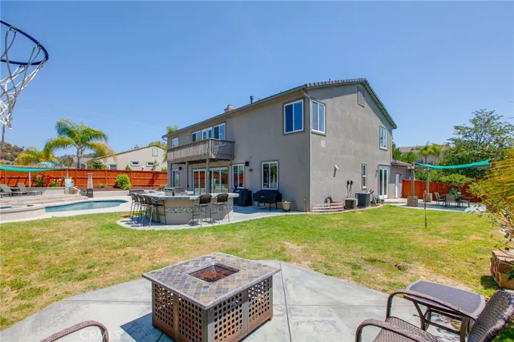 610 Ridgemont Circle, Escondido, California 92027