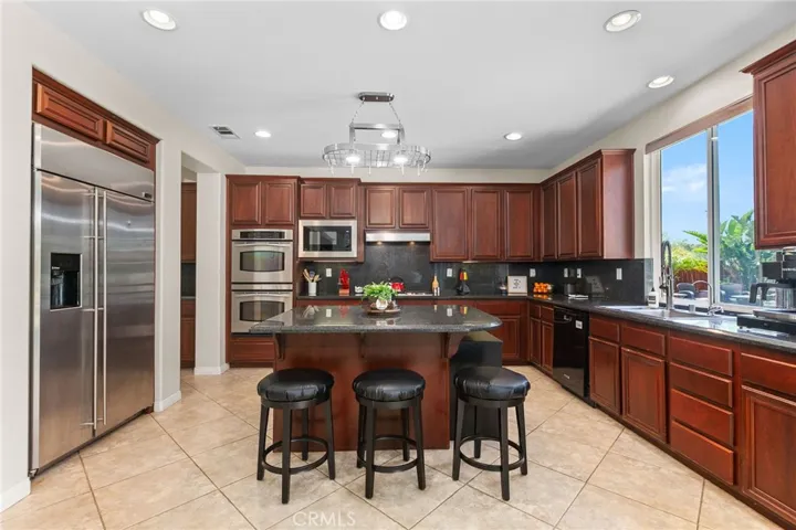610 Ridgemont Circle, Escondido, California 92027