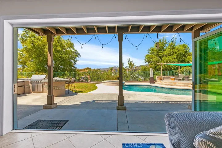 610 Ridgemont Circle, Escondido, California 92027