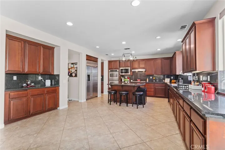 610 Ridgemont Circle, Escondido, California 92027