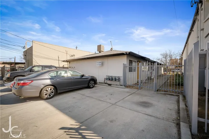 2117 G Street, Bakersfield, California 93301