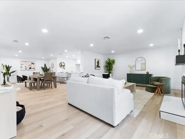 405 S Shasta Way, Upland, California 91786