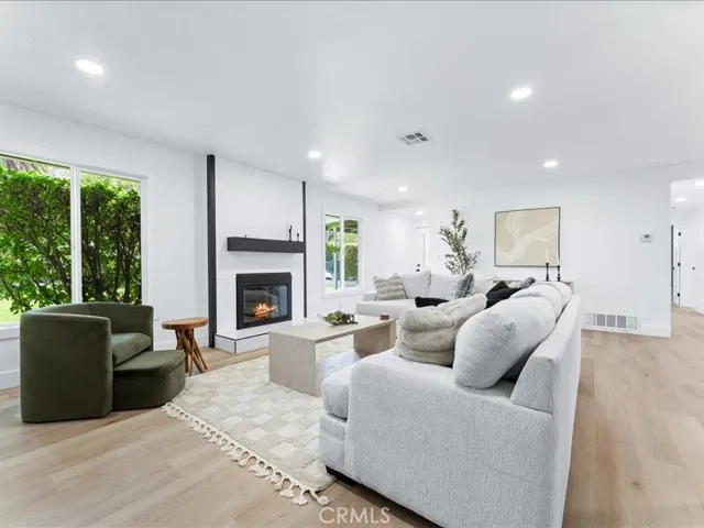 405 S Shasta Way, Upland, California 91786