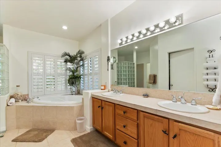 32-Primary Bathroom