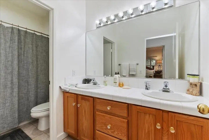 26-Bath 3