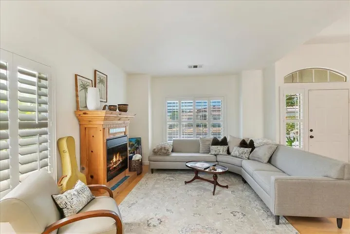 08-Living Room