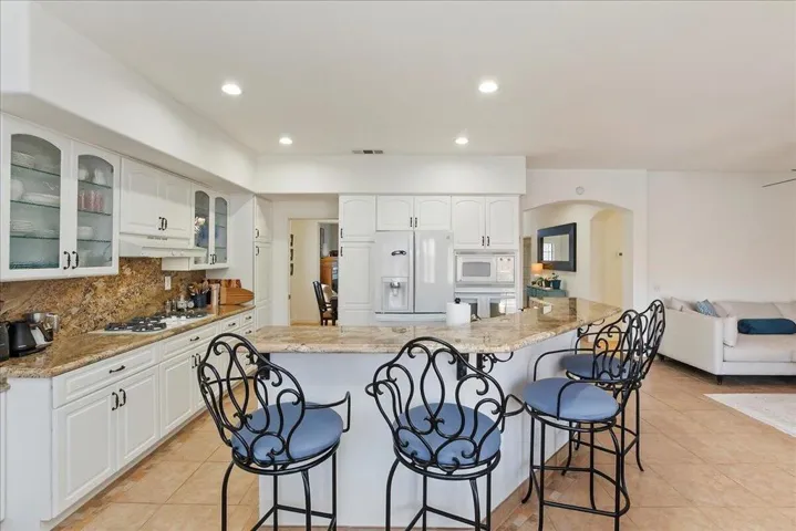 18-Kitchen