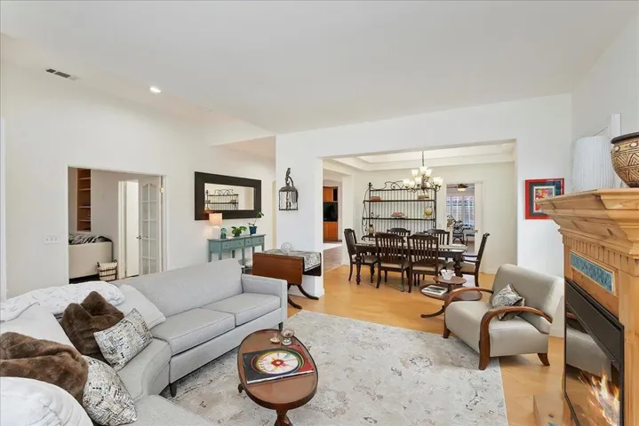 09-Living Room