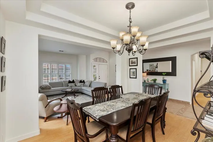11-Dining Area
