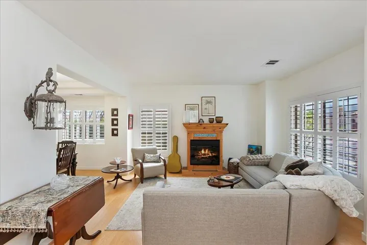 07-Living Room