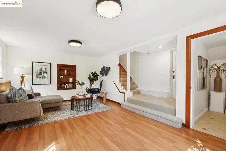 1869 San Ramon Ave, Berkeley, California 94707