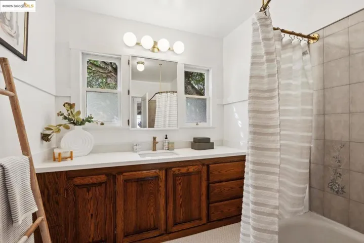 1869 San Ramon Ave, Berkeley, California 94707