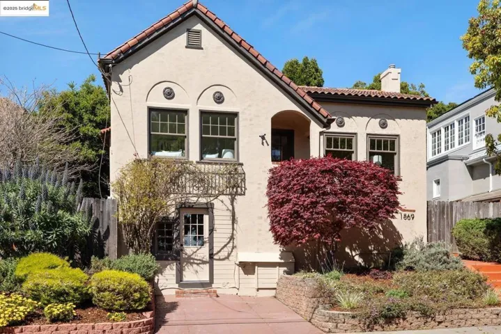 1869 San Ramon Ave, Berkeley, California 94707