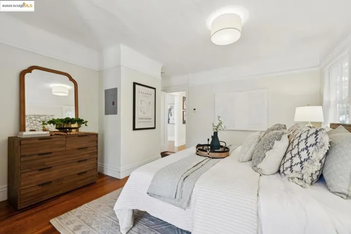 1869 San Ramon Ave, Berkeley, California 94707