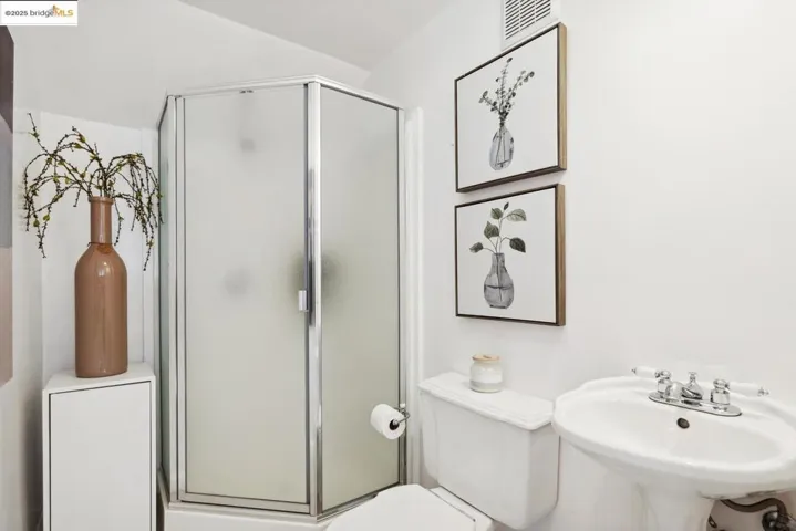 1869 San Ramon Ave, Berkeley, California 94707
