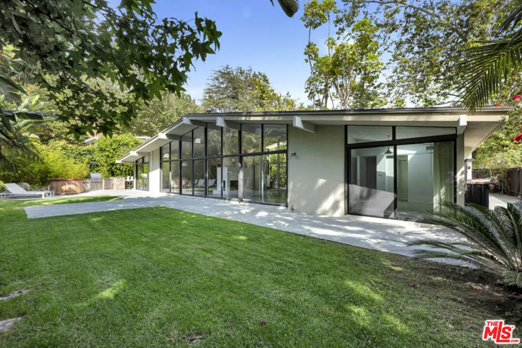 30611 Las Estrellas Drive, Malibu, California 90265, 5 Bedrooms Bedrooms, ,3 BathroomsBathrooms,Residential Lease,For Rent,LAS ESTRELLAS,25525819