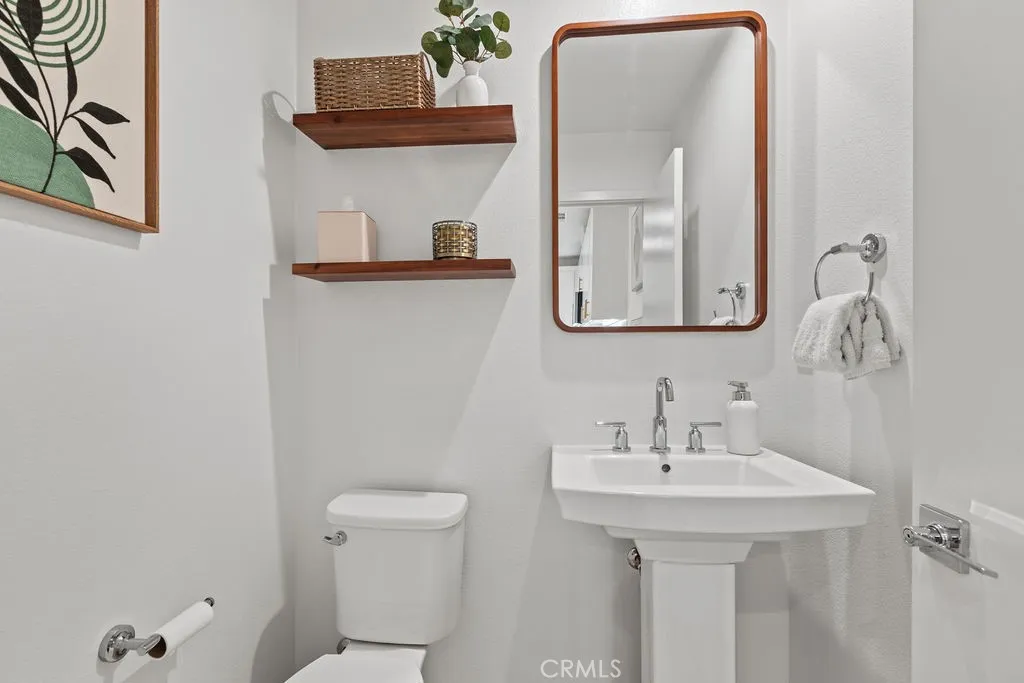 1707 W Bushell, Anaheim, California 92805 home-pic-8