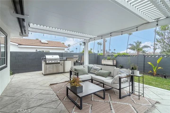 7662 Quebec Drive, Huntington Beach, California 92648