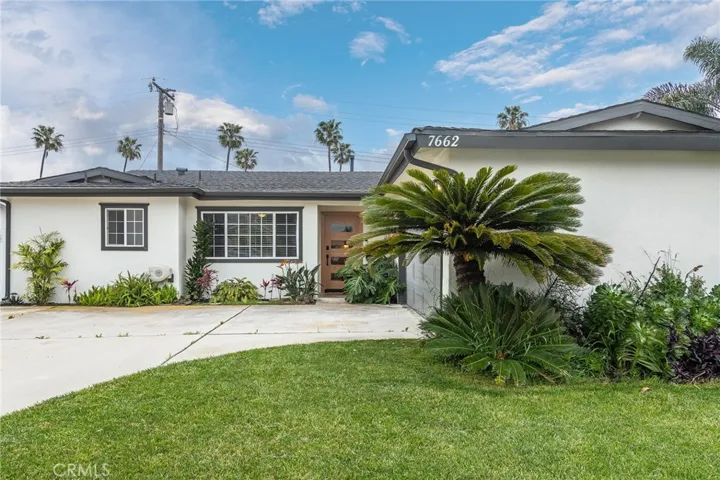 7662 Quebec Drive, Huntington Beach, California 92648