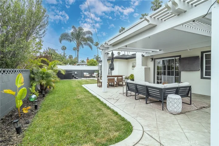 7662 Quebec Drive, Huntington Beach, California 92648