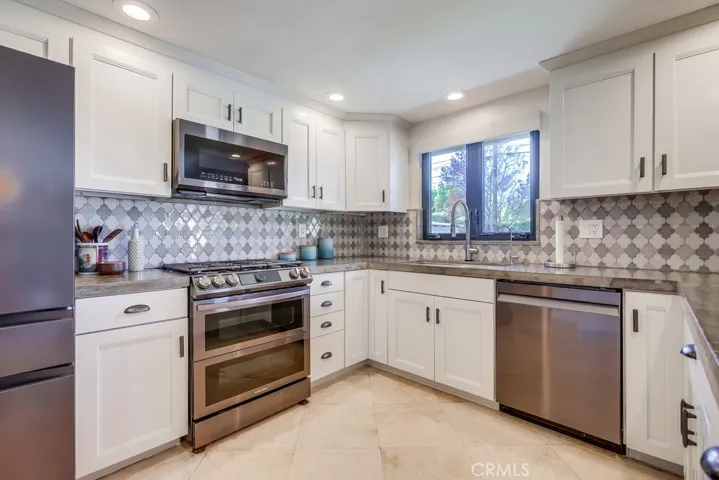 18359 Tamarind Street, Fountain Valley, California 92708