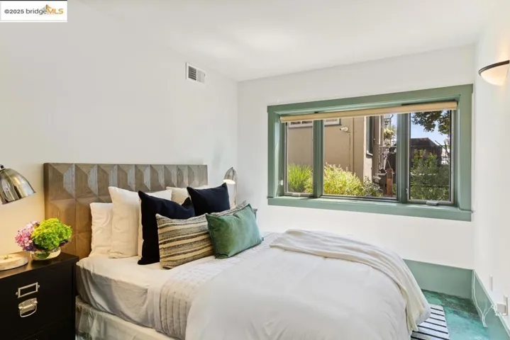 1130 Shattuck Ave, Berkeley, California 94707