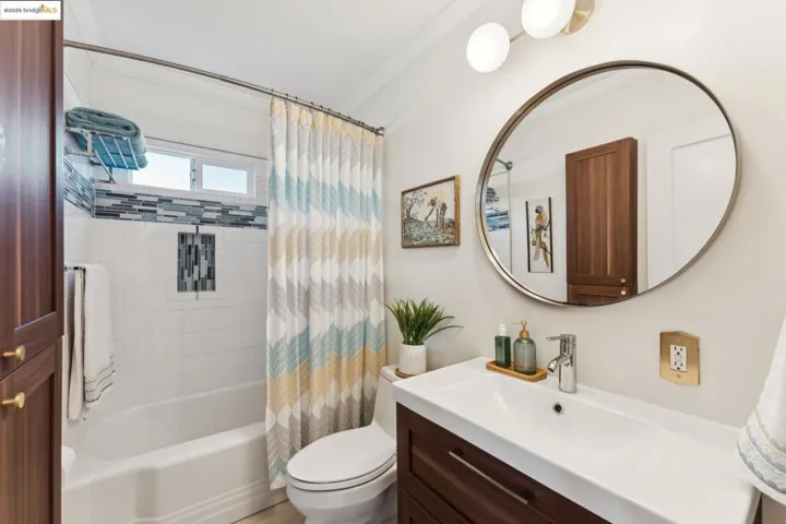 720 35th St, Richmond, California 94805