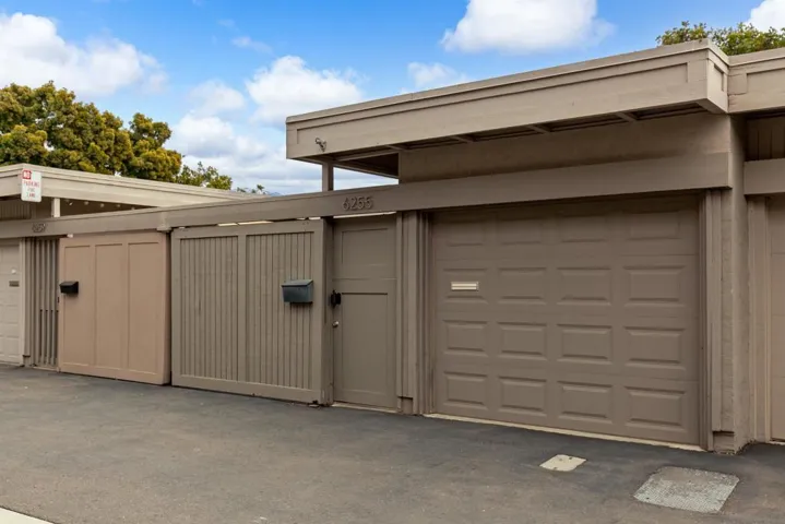 6255 Caminito Marcial, San Diego, California 92111