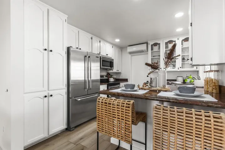 6255 Caminito Marcial, San Diego, California 92111