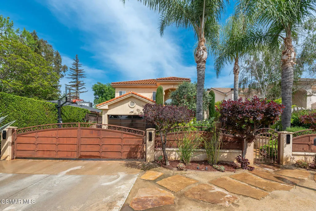 4724 Noble Avenue, Sherman Oaks, California 91403, 5 Bedrooms Bedrooms, ,4 BathroomsBathrooms,Residential Lease,For Rent,Noble,225001872