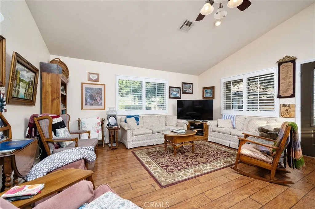 1108 Richmond Hill Court, San Bernardino, California 92407 home-pic-35