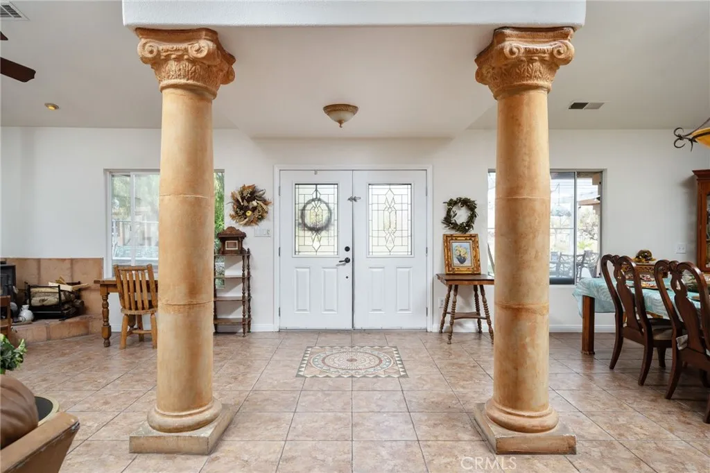 1108 Richmond Hill Court, San Bernardino, California 92407 home-pic-6