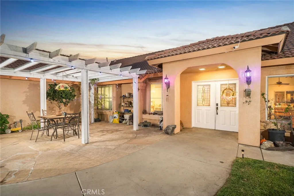 1108 Richmond Hill Court, San Bernardino, California 92407 home-pic-5