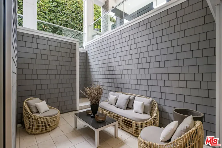 1495 Capri Drive, Pacific Palisades, California 90272
