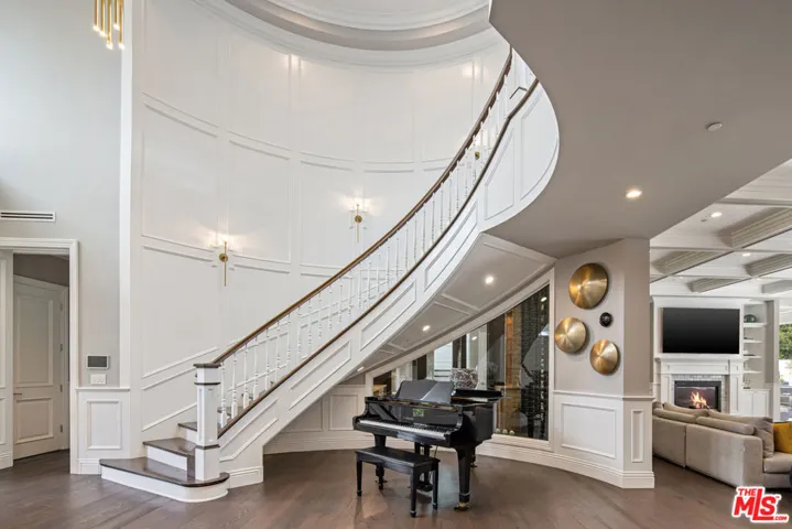 1495 Capri Drive, Pacific Palisades, California 90272