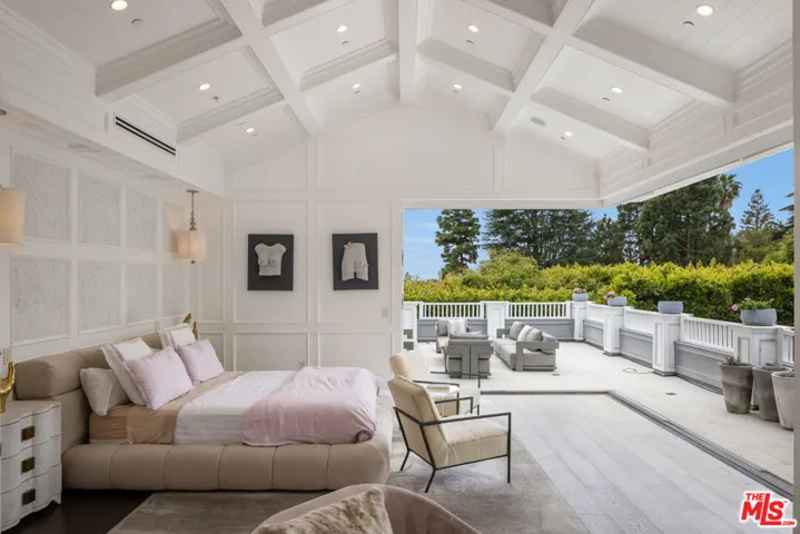 1495 Capri Drive, Pacific Palisades, California 90272