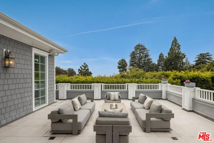 1495 Capri Drive, Pacific Palisades, California 90272