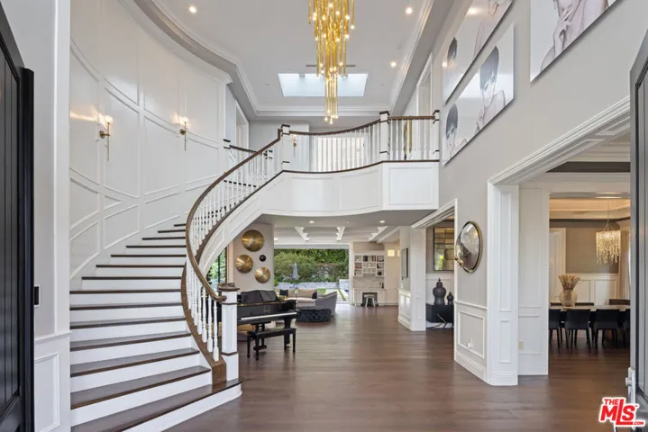 1495 Capri Drive, Pacific Palisades, California 90272