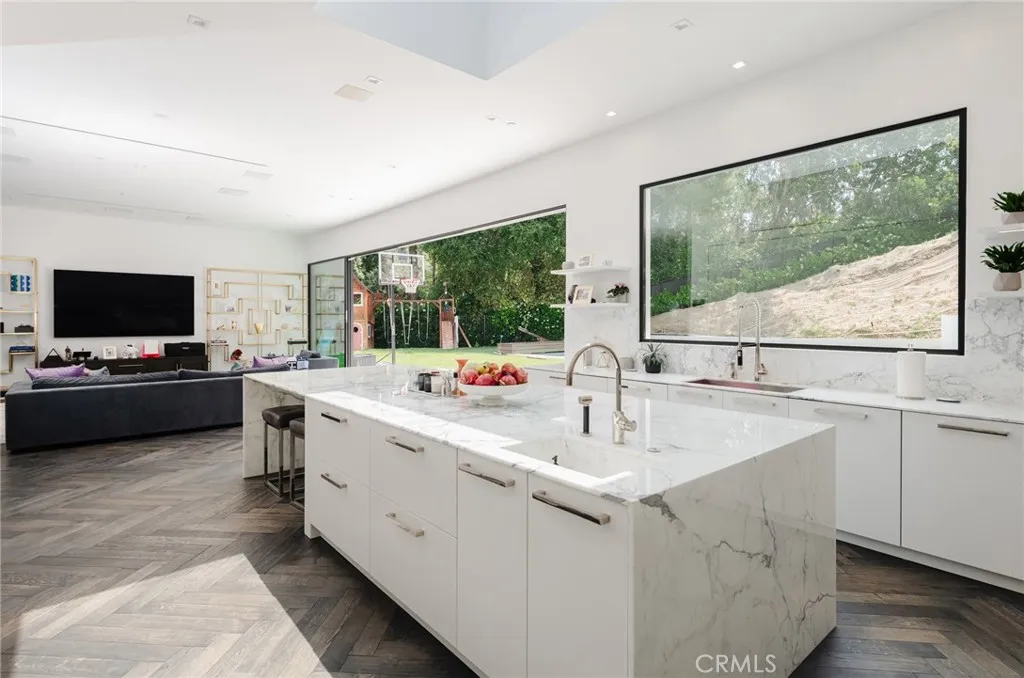 9924 Liebe Drive, Beverly Hills, California 90210 home-pic-7