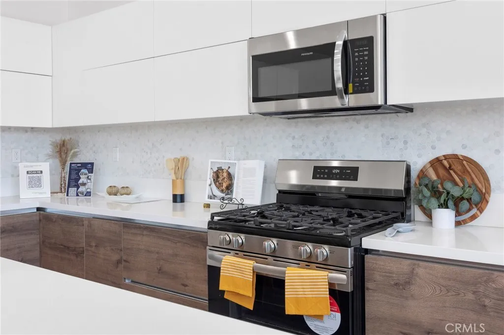 14416 Buvan Court, Moreno Valley, California 92555 home-pic-10