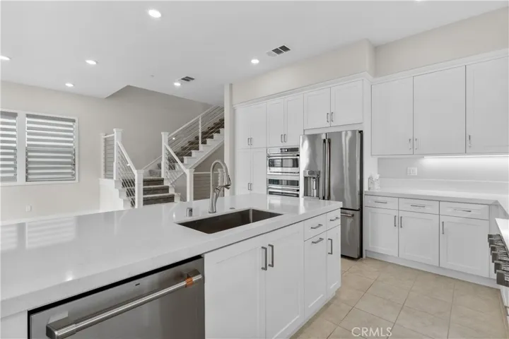 115 Rondo, Irvine, California 92618