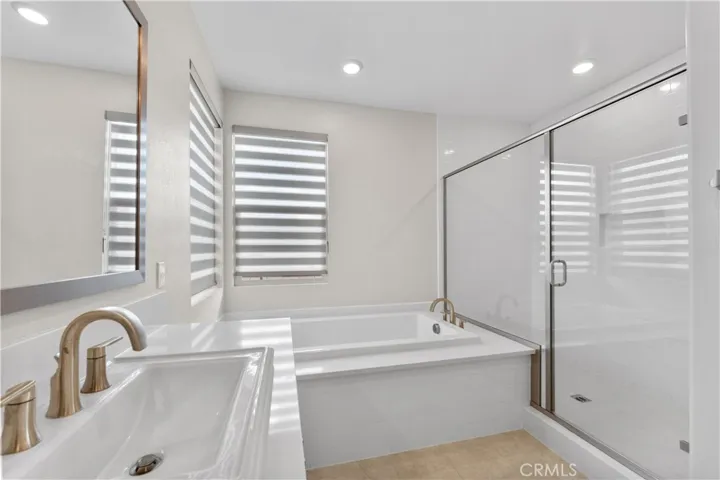 115 Rondo, Irvine, California 92618
