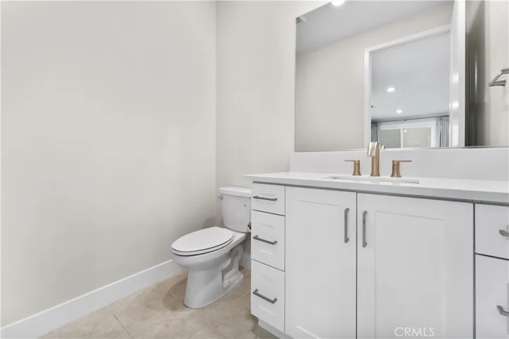 115 Rondo, Irvine, California 92618