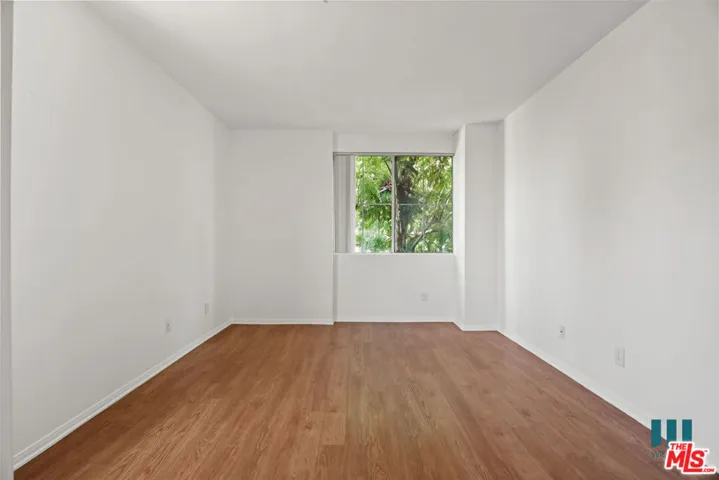 1561 S Barrington Avenue 107, Los Angeles, California 90025