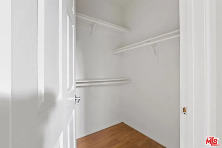 1561 S Barrington Avenue 107, Los Angeles, California 90025