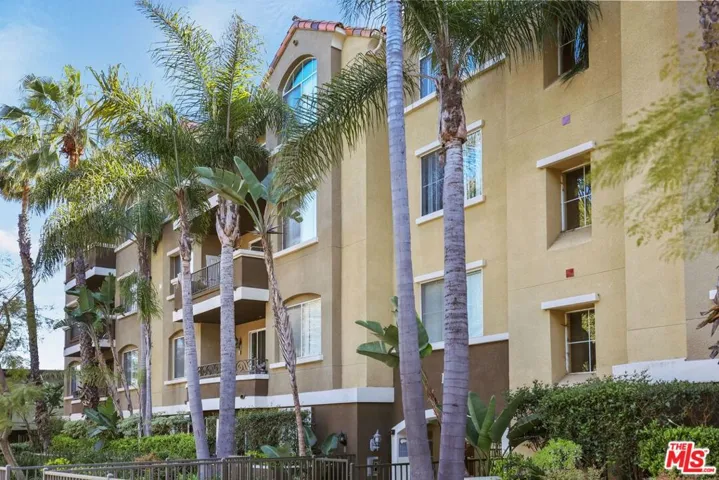 1561 S Barrington Avenue 107, Los Angeles, California 90025
